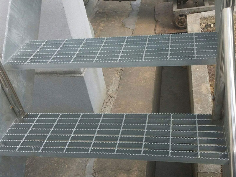 格柵踏步板